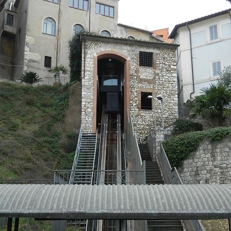 Apartamento Casa Dell'Oliveto "Parcheggio Gratuito" Narni Exterior foto